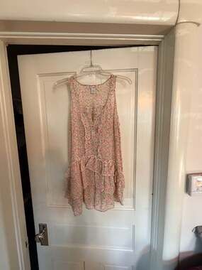 Fun & Flirt Floral Print Ruffle Hem Sleeveless Blouse Tank Top Size L